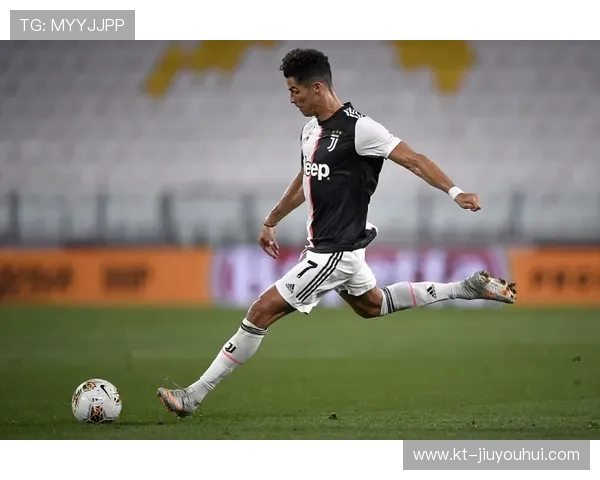 足球界以重脚踢法著称的顶级球员分析与特色技巧解析